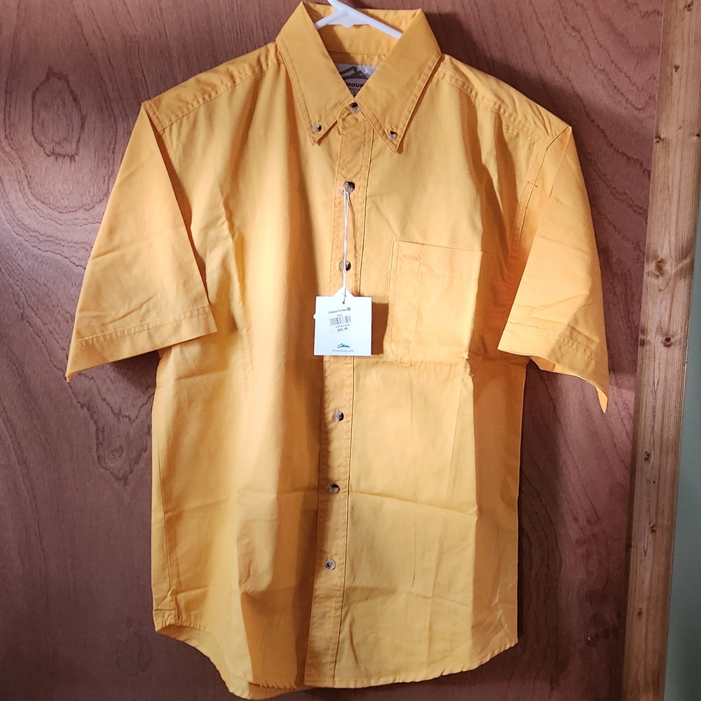 NWT Men's Yellow Short Sleeve Shirt Sz Small
